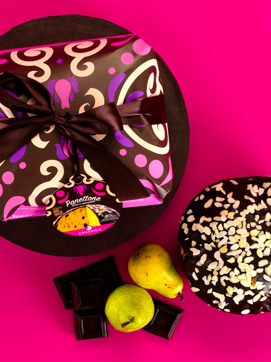 Panettone Pera e Cioccolato Fondente in confezione