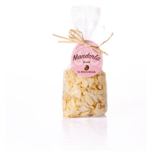 Mandorla pelata affettata