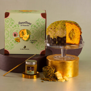 Panettone ricoperto di cioccolato e granella al pistacchio con vaso di crema al Pistacchio - immagine 2