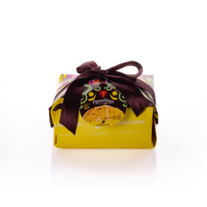 Panettone al limone e zafferano farcito con crema al limone ricoperto con cioccolato al limone - immagine 2
