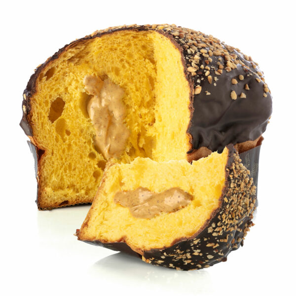 Panettone ricoperto di cioccolato fondente e granella di nocciola farcito con crema di nocciola